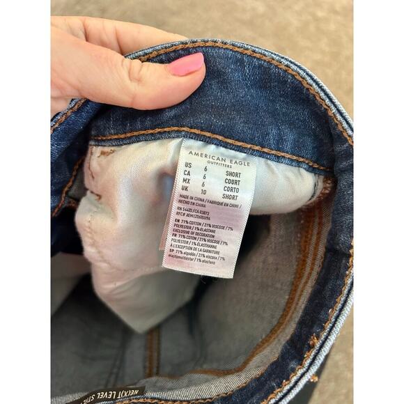 American Eagle Distress Hi-Rise Jegging size 6 short - Picture 6 of 7